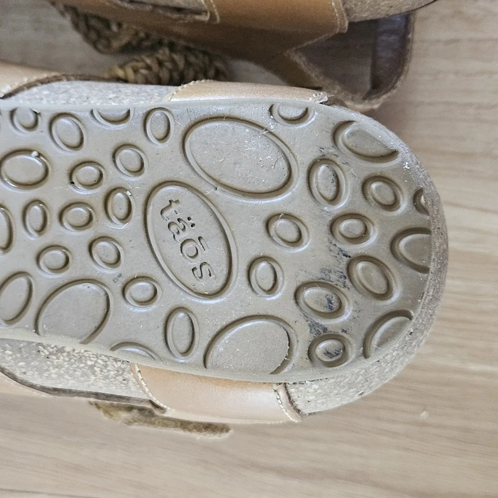 Taos Women's Bonnie Sandal Camel Strappy Leather Comfort 8-8.5 Tan - Picture 10 of 11